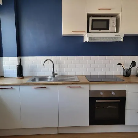 Cosy Parking Prive Croise Laroche Pres Tram Apartamento
