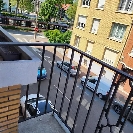 Cosy Parking Prive Croise Laroche Pres Tram *